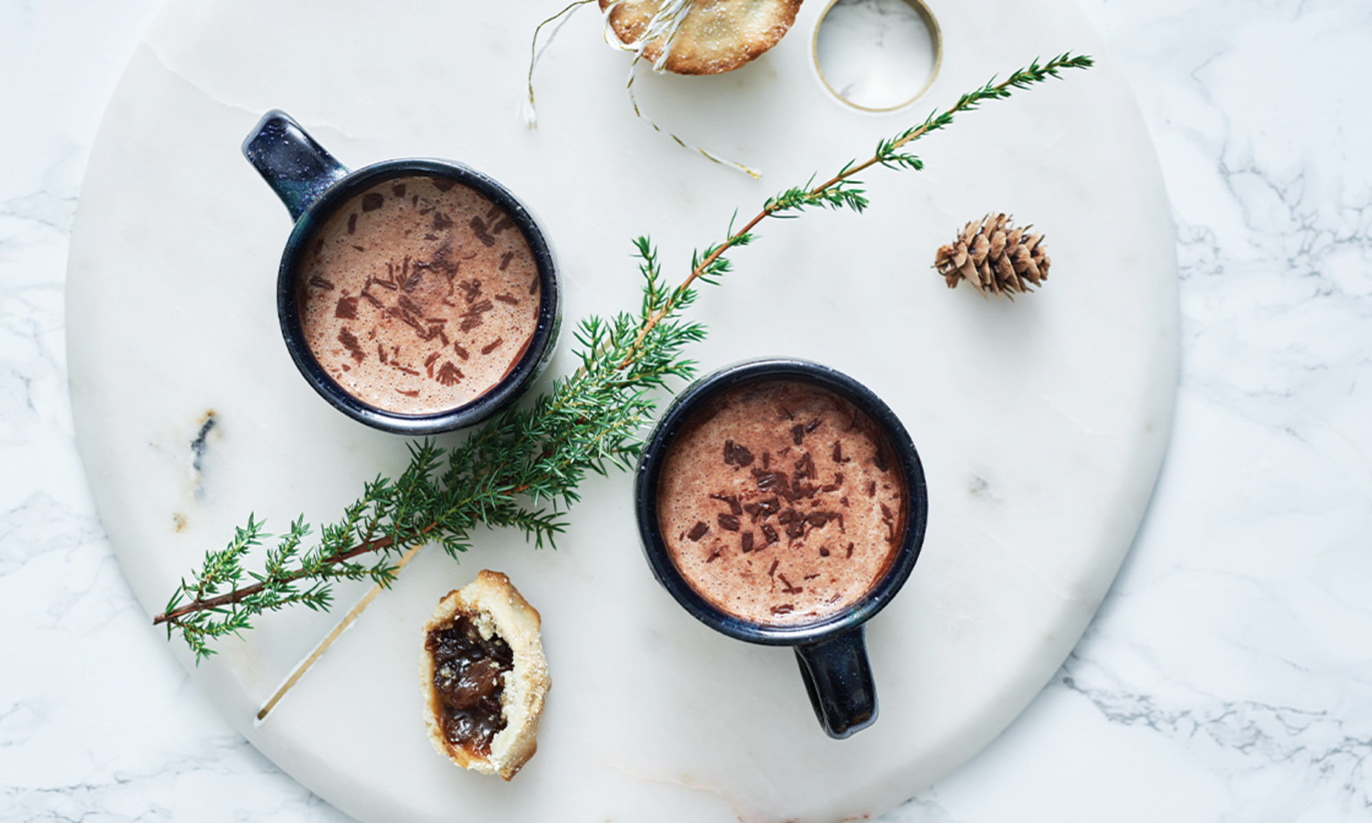 This Sugar-Free Chocolatey Drink Is Basically Adult Hot Cocoa (& It's Great For Skin)