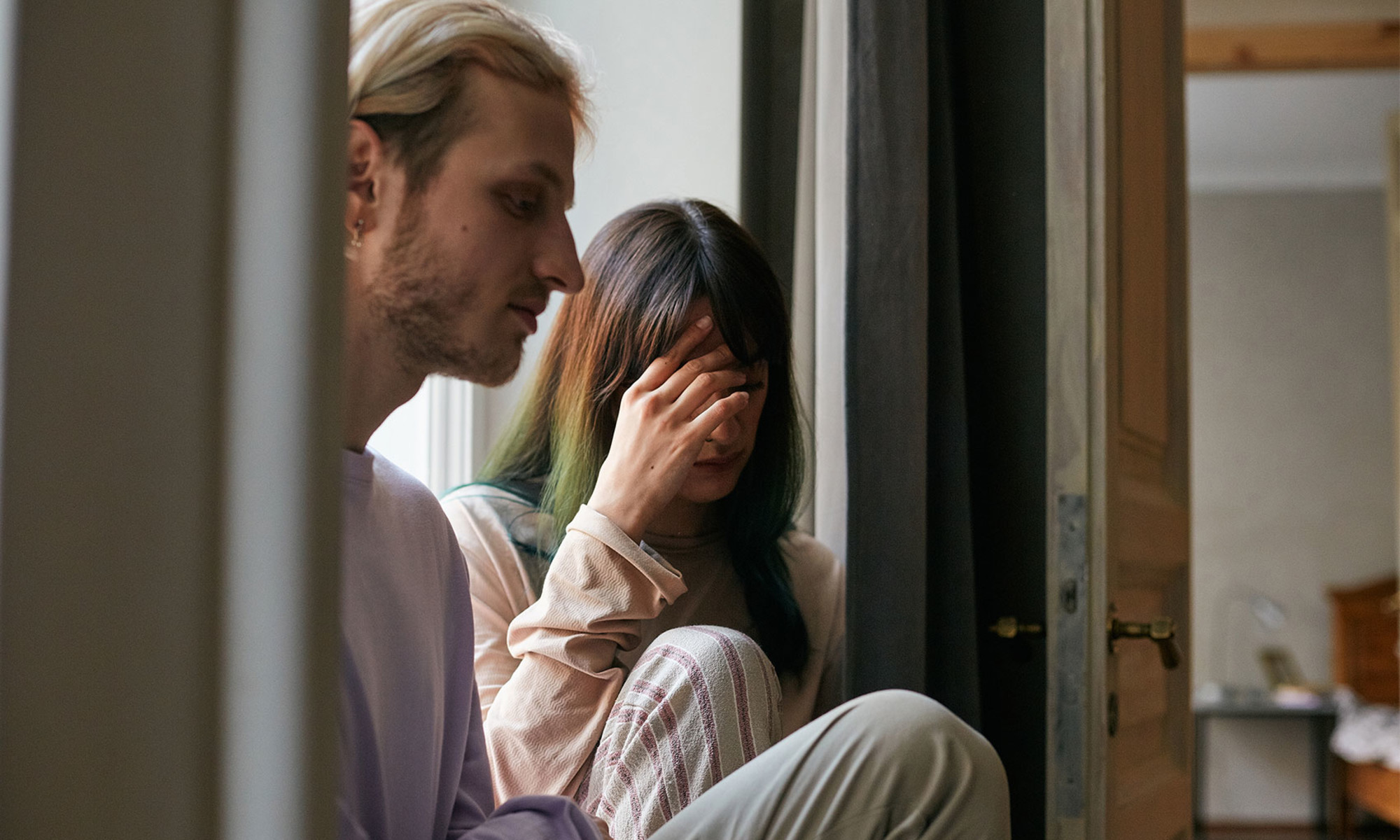 8 Signs You're Insecure In Your Relationship, From Psychologists