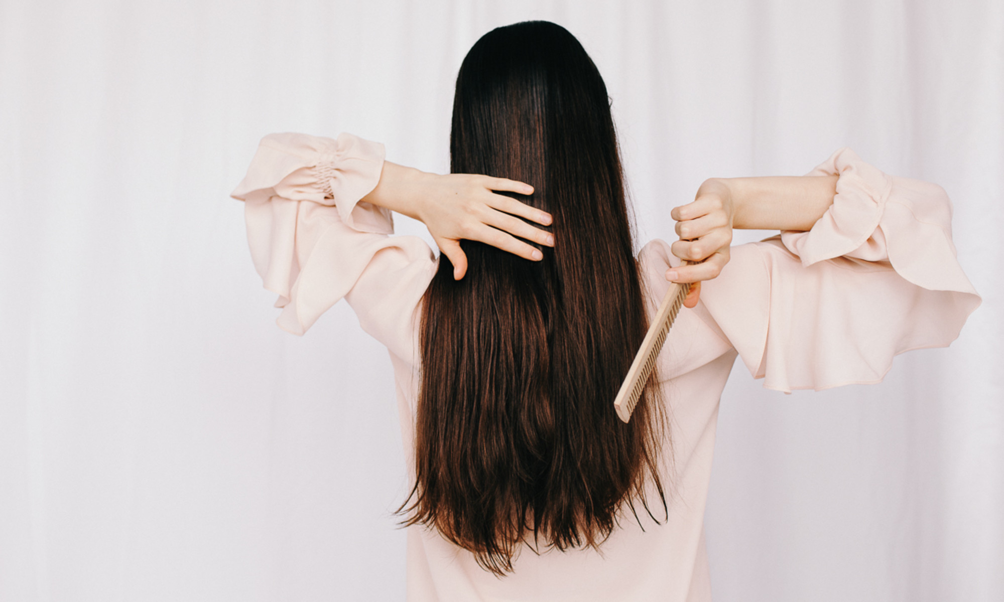 What Causes Hair Static + 9 Hairstylist Tips To Get Rid Of It |  mindbodygreen