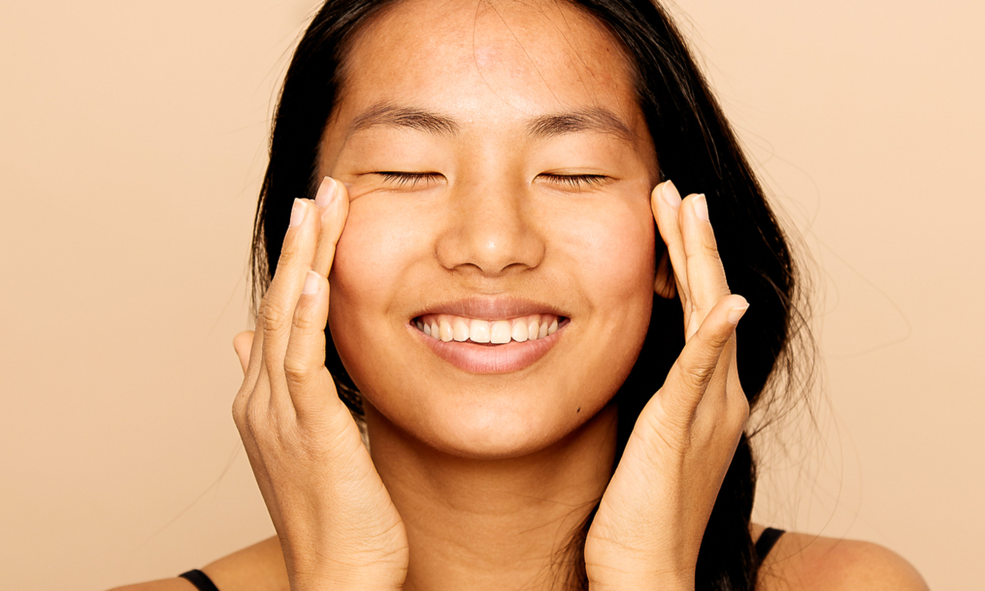 16 Natural Ways To Improve Skin Elasticity — Expert Approved Tips