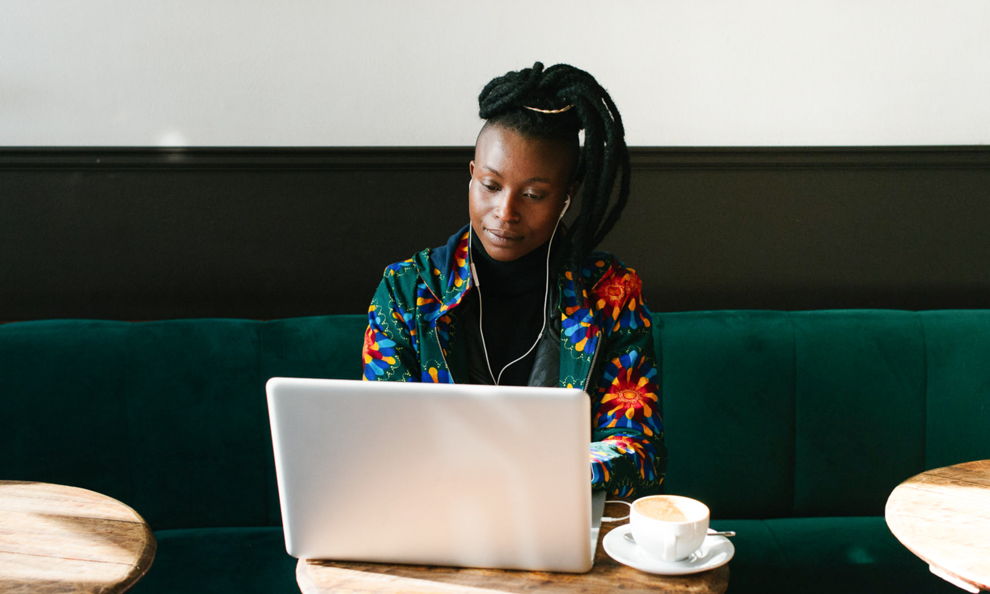 Stare At A Screen For 6+ Hours A Day? Study Shows This Can Protect Your Eyes