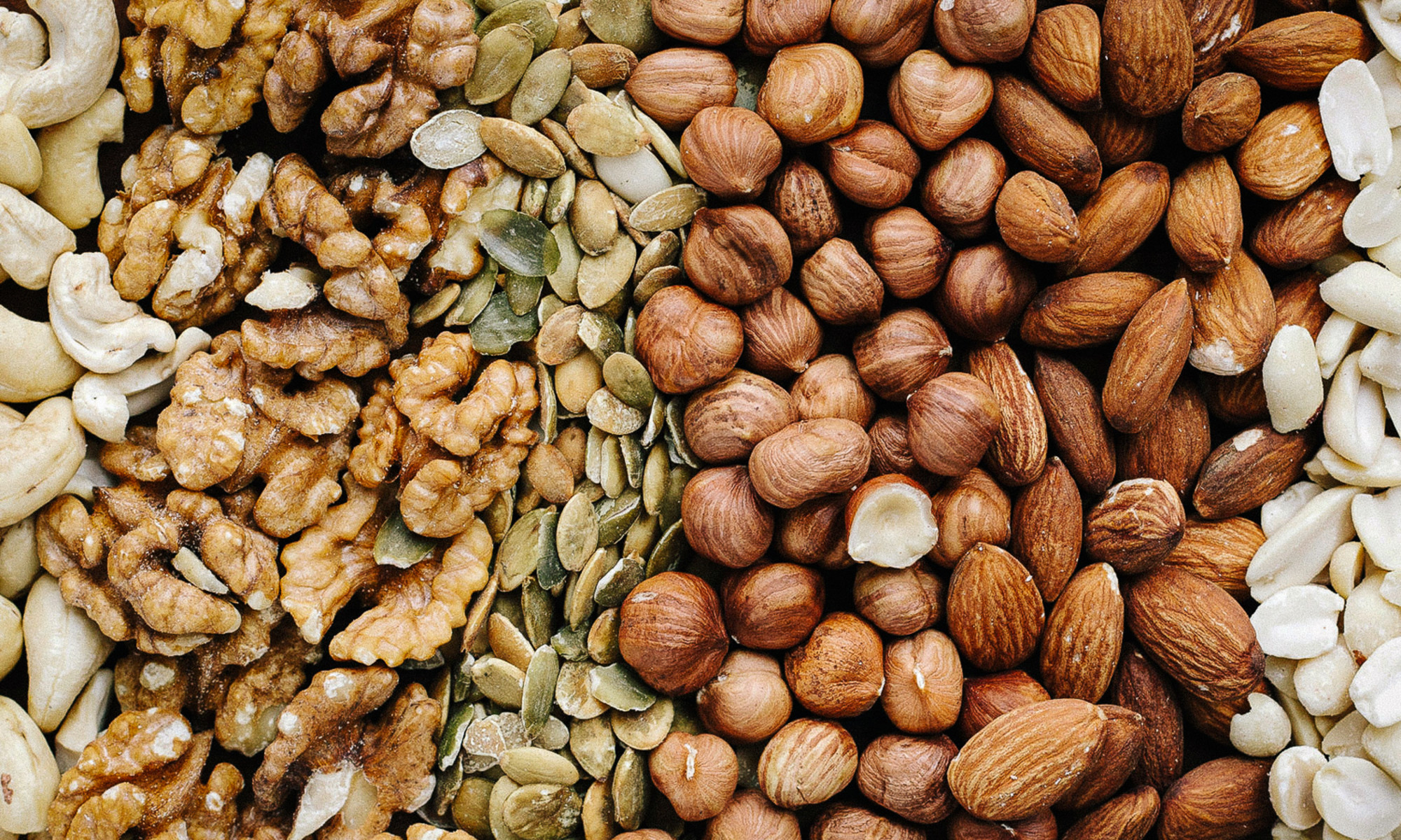 Орехи полезные для мозга. Миндаль и грецкий орех. Kinds of Nuts. Walnut Seeds. Гранола микс.