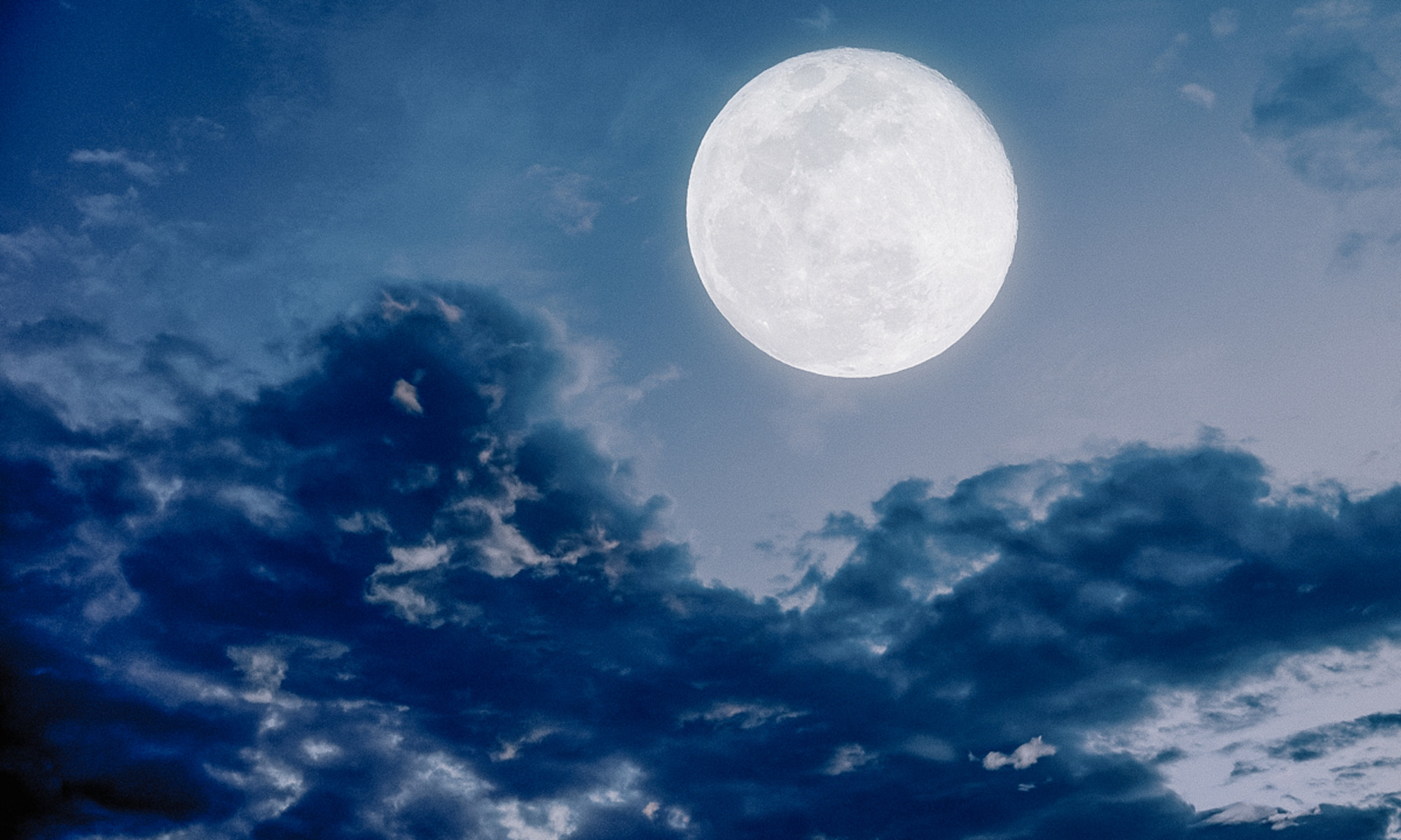 How To Work With November’s Full Moon, From An Astrologer Gangausa