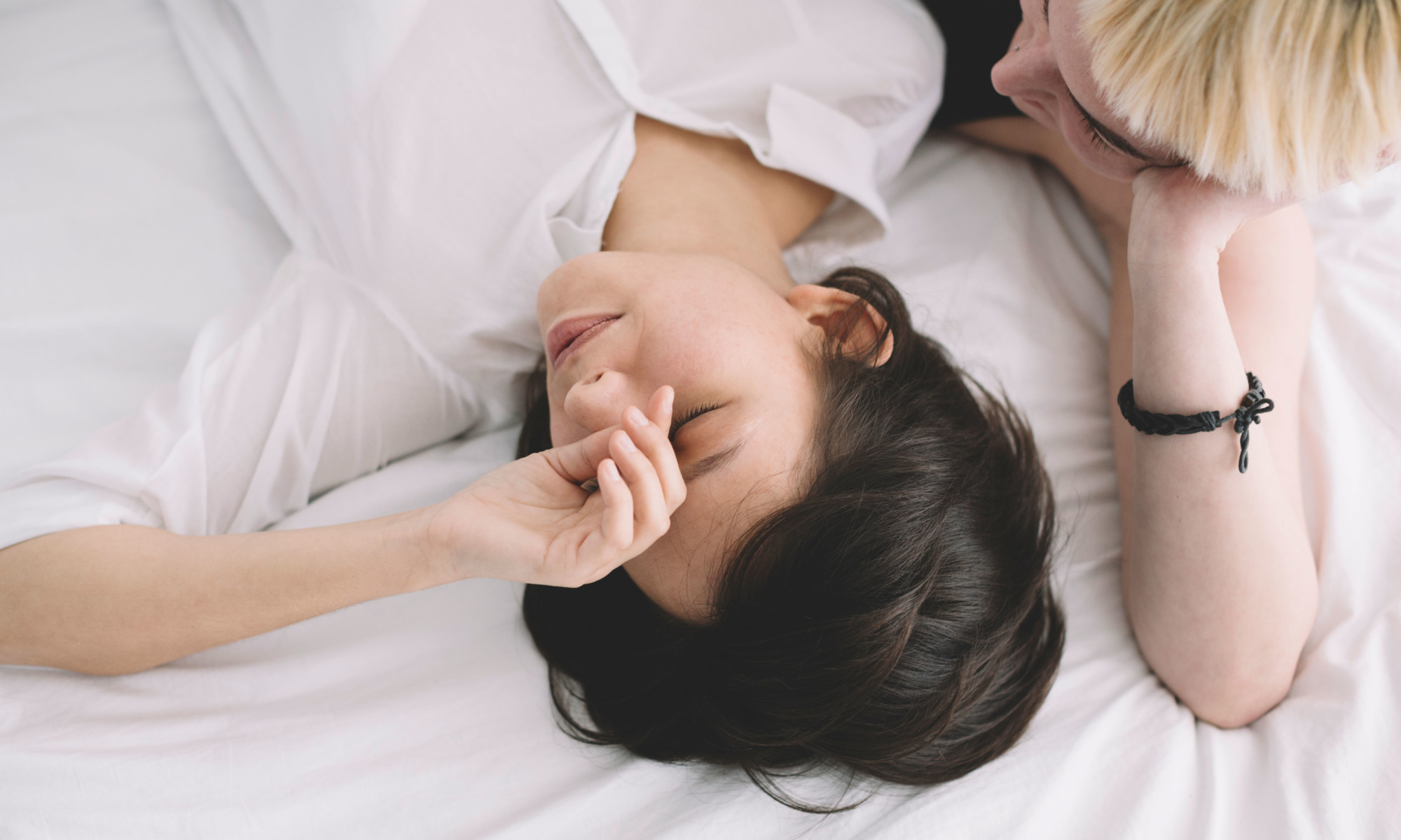 Can't Turn Your Brain Off At Night? This Underrated Ingredient Ushers In Calm