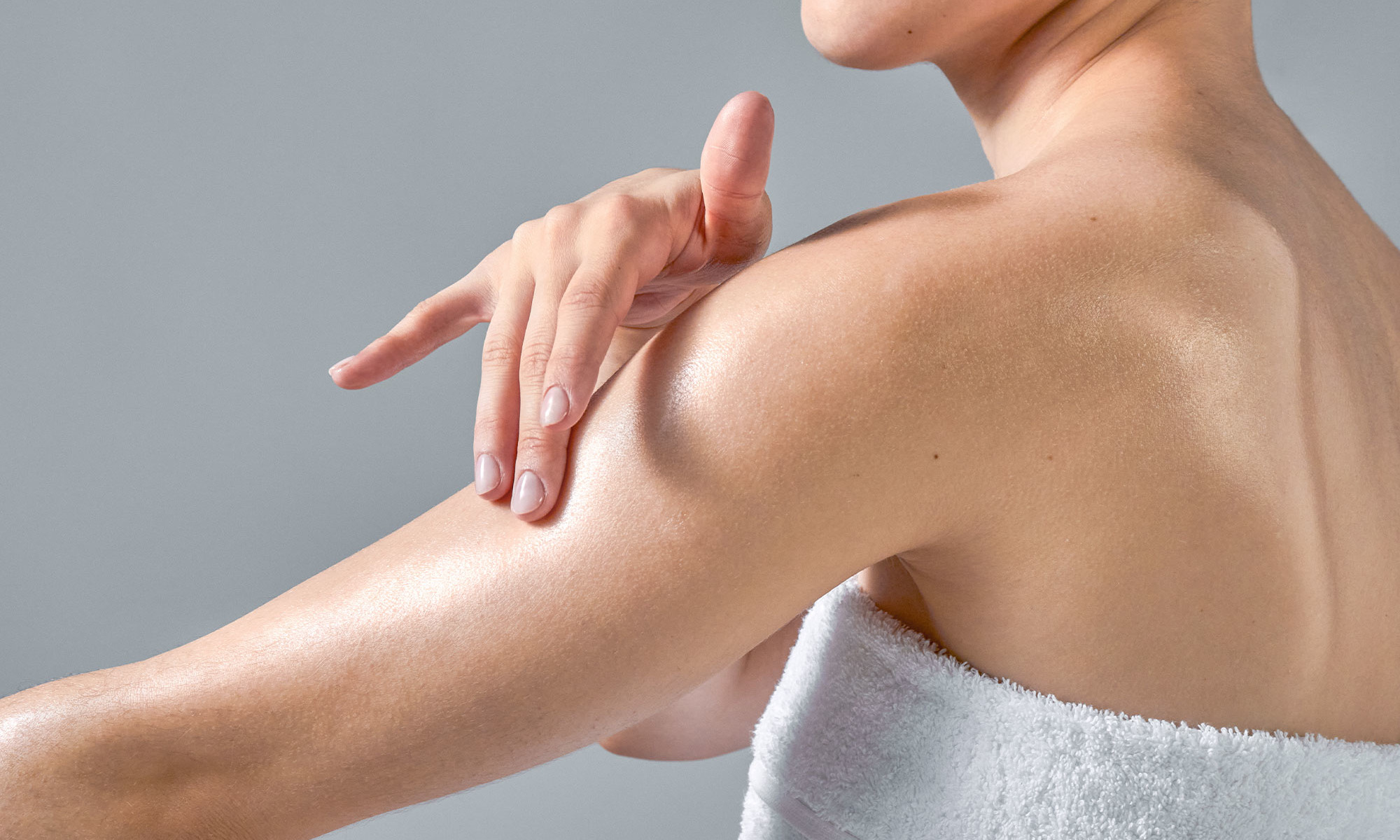 5 Ayurvedic Oils This Expert Loves For Younger-Looking Skin