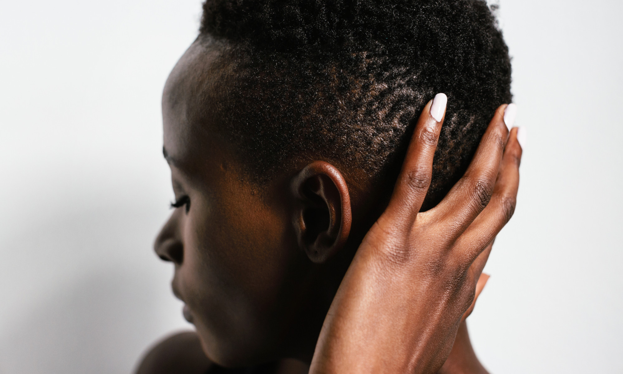 4 Signs Of Scalp Inflammation & How To Remedy It | mindbodygreen