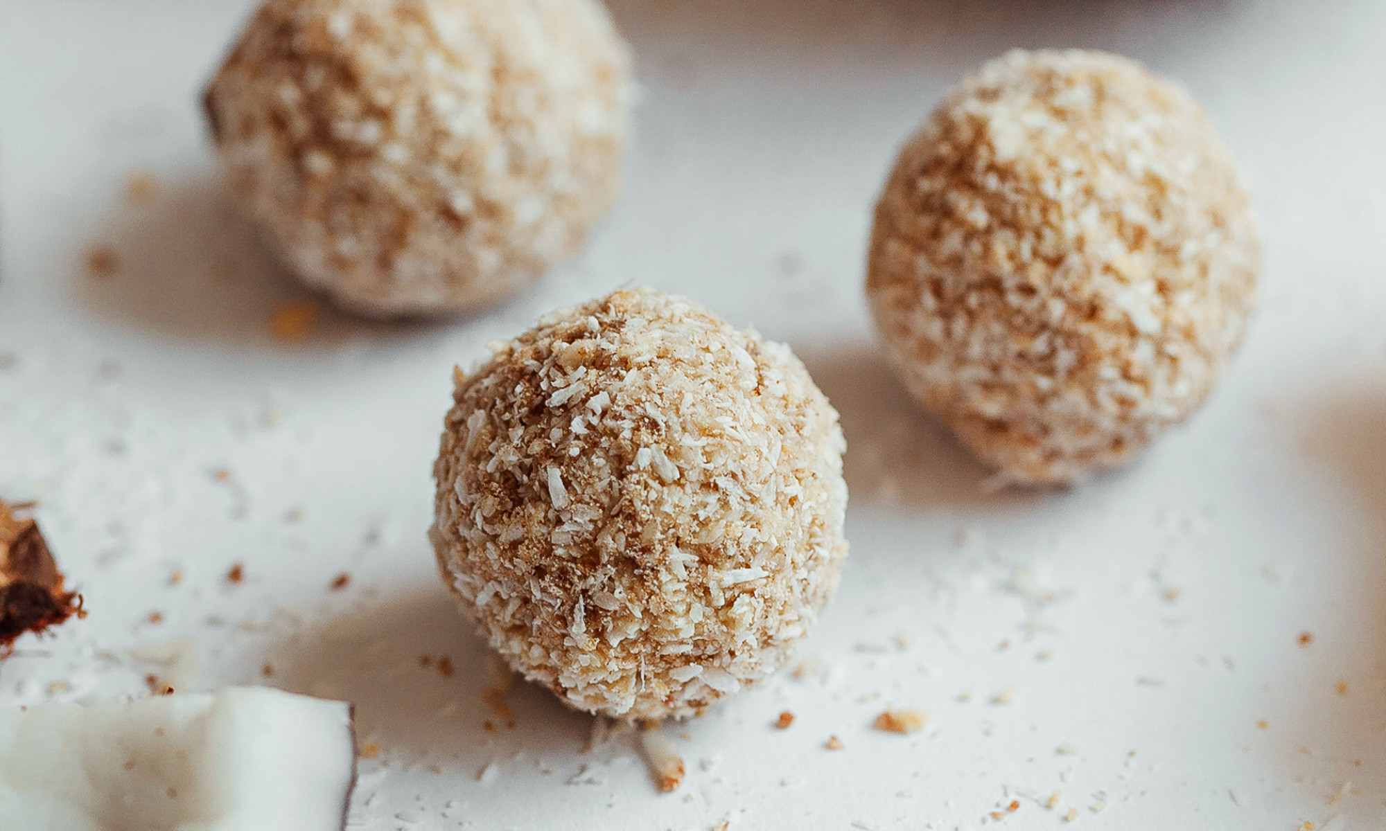 These Yummy 4-Ingredient Date Bites Are A Fiber-Filled, Nut-Free Snack