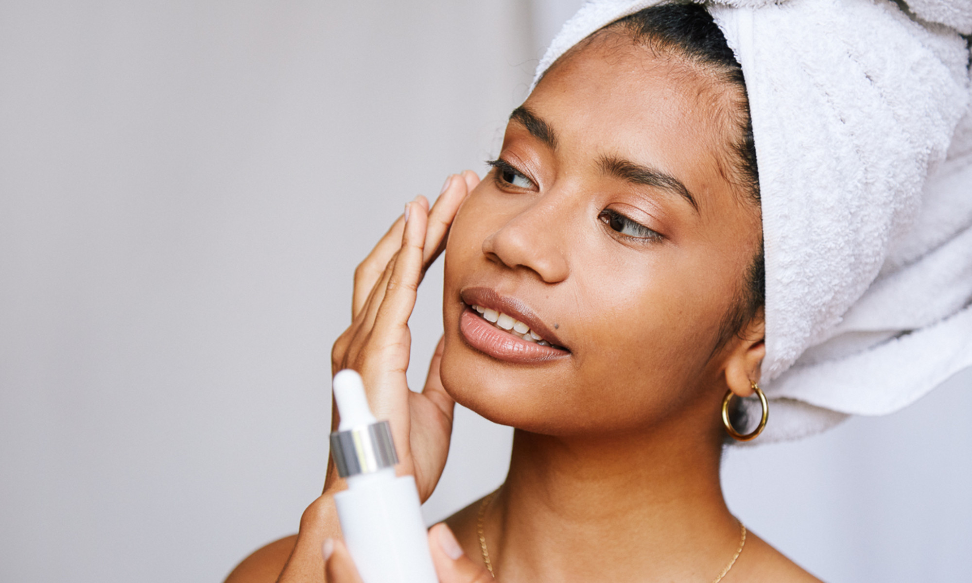 I’m A Celebrity Esthetician & I Tell All Of My Sensitive-Skin Clients To Do This