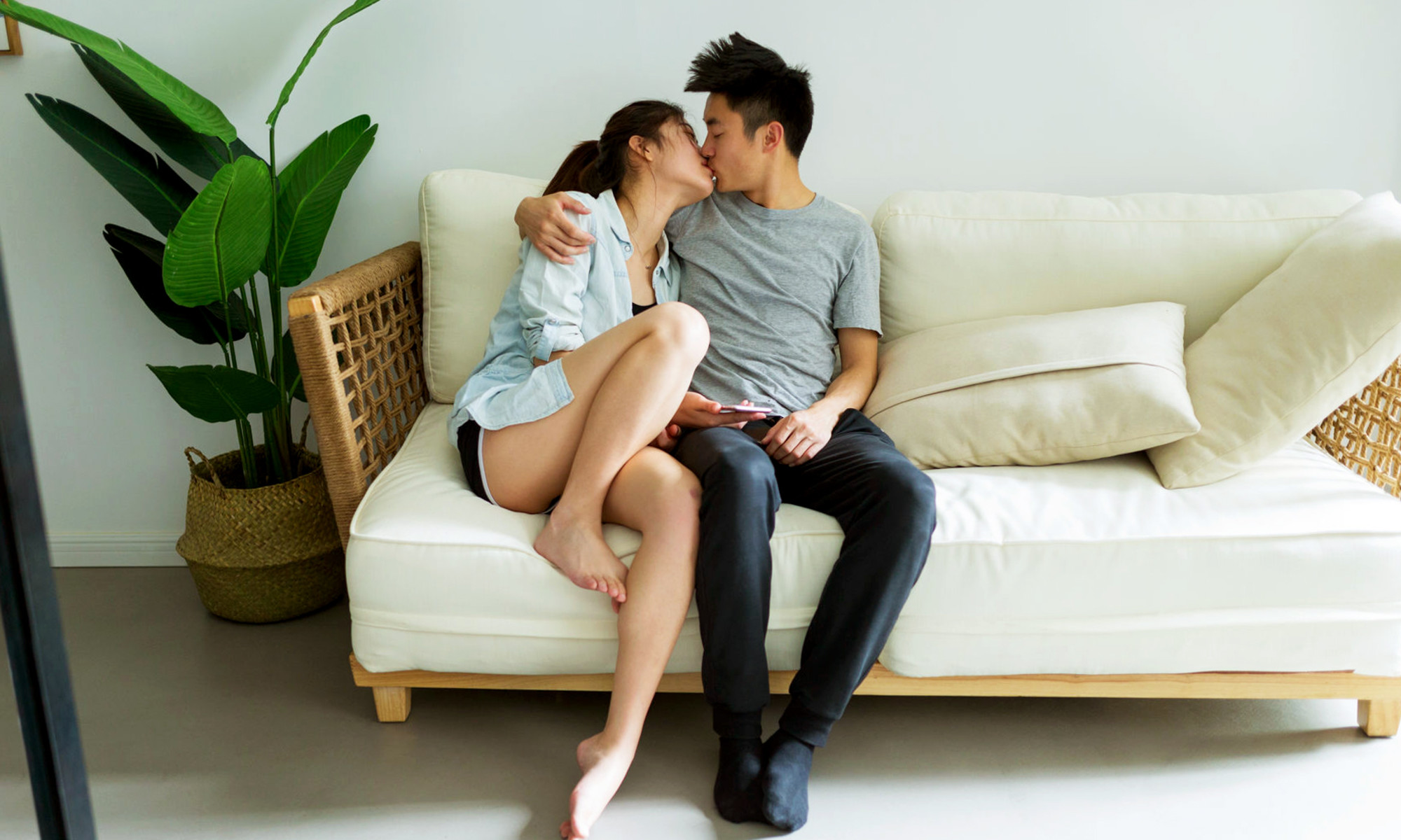 14 Scientific Benefits Of Kissing and Why Its Good For You mindbodygreen