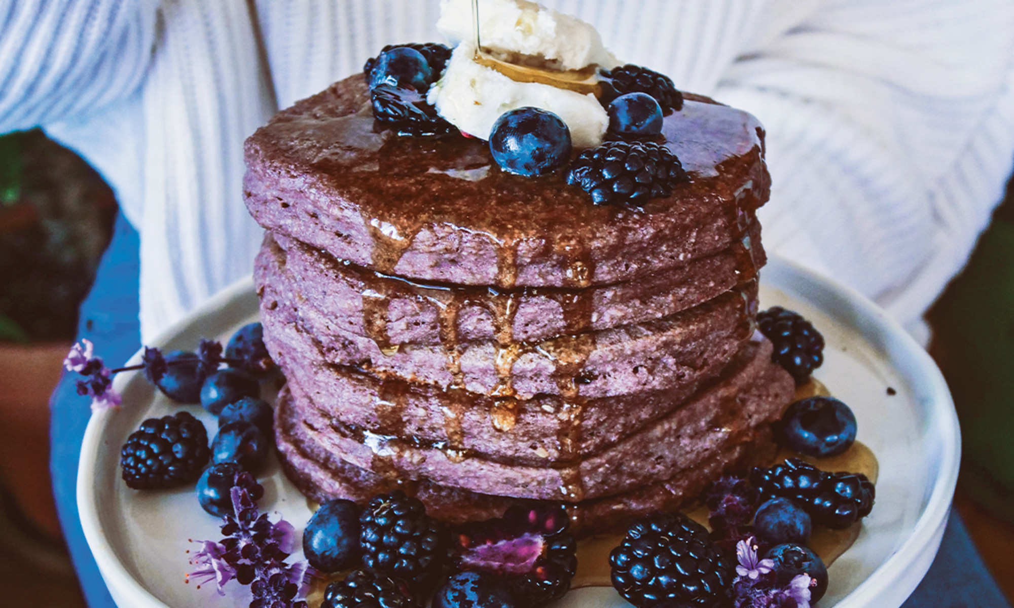These Vegan Flourless Pancakes Are Bursting With Antioxidants