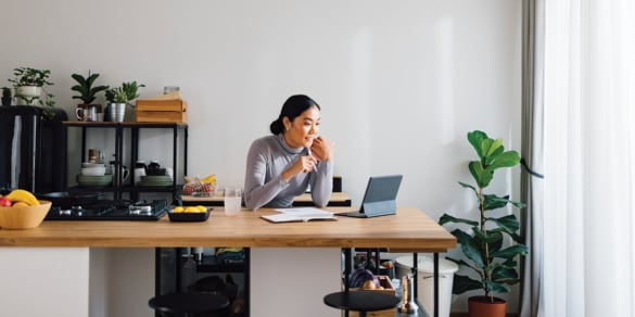 Image of This Common Work Habit Could Be Ruining Your Sleep, Study Finds