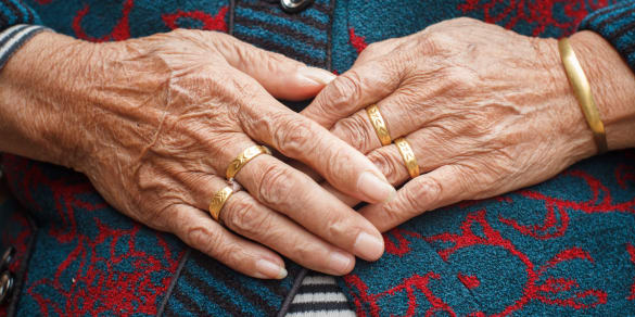 Image of A Dermatologist Tip That Can Plump Crepey Skin In One Simple Step