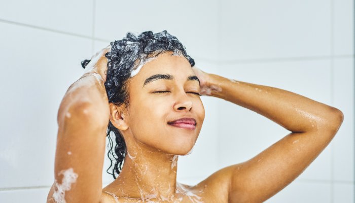 , What Is A Clarifying Shampoo + When &#038; How To Use It