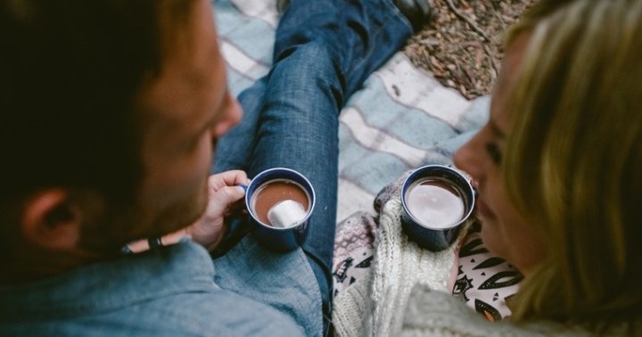 What to do if you re dating someone who makes more money - INSIDER