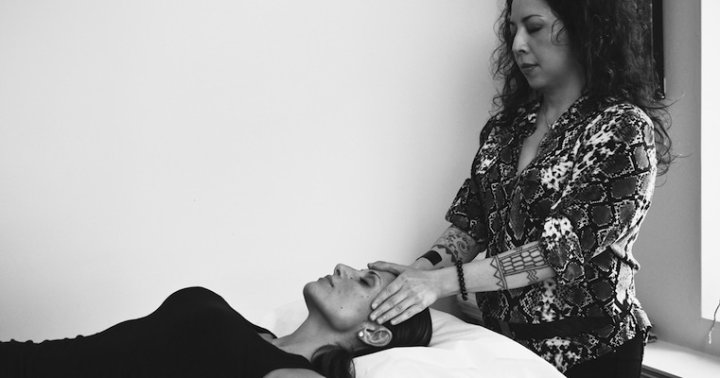 Reiki 101 What Is It And Will I Love It Mindbodygreen
