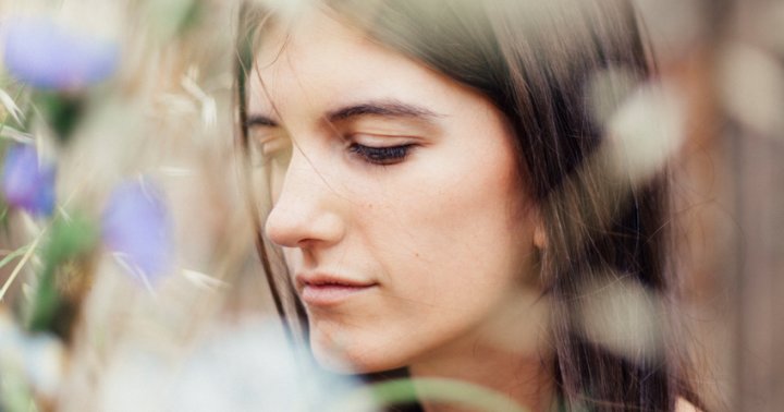 How To Recognize A Panic Attack + Stop It In Its Tracks - mindbodygreen