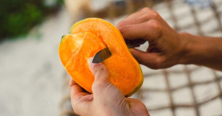 5 Reasons To Eat More Mangoes Mindbodygreen