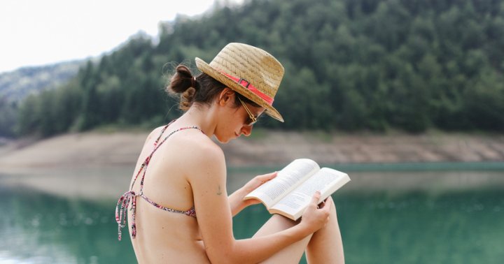 7 Life-Changing Books To Read This Summer (According To A Stanford Happiness Expert)