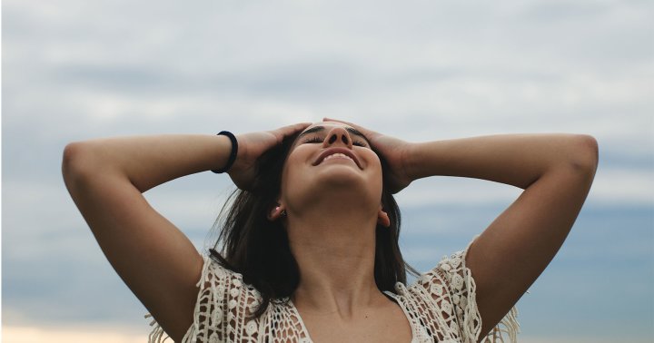 A Daily Habit To Become More Emotionally Intelligent, From A Psychologist