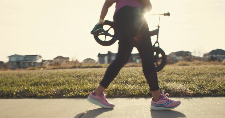 Moms Faced A Unique Kind Of Burnout Amid The Pandemic—Let's Acknowledge It