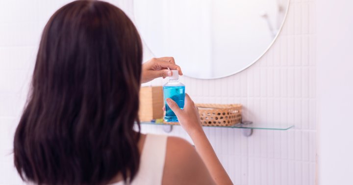 Why You Shouldn’t Use Mouthwash After A Meal Or Workout