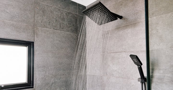 How To Keep Mold Out Of Your Bathroom—Even Without An Exhaust Fan