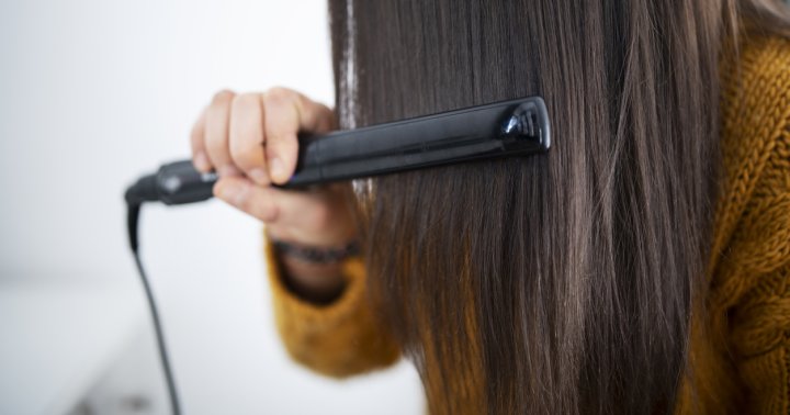 How To Fix Heat Damaged Hair, According To The Pros