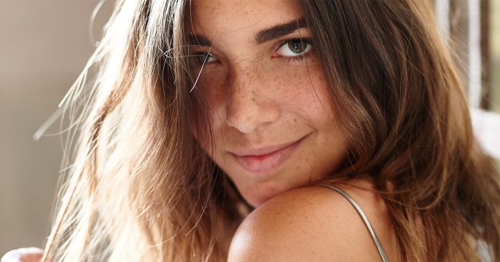 Why Retinol Fades Your Freckles + How To Freckle Safely