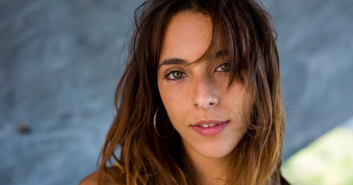 How To Apply Natural-Looking Concealer Like The Pros Do