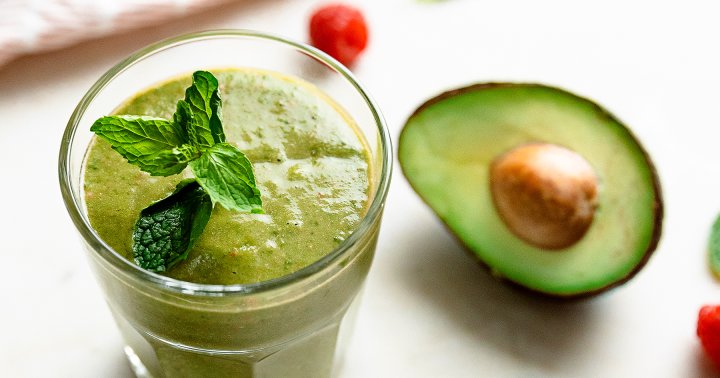 A Blood-Sugar-Balancing Green Smoothie For St. Patrick’s Day
