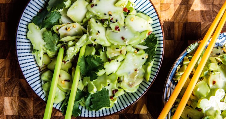 This Genius Cooking Hack Yields A Gut-Supporting Veggie Side Dish