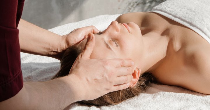 What Is A Microcurrent Facial? Benefits, Risks & How It Works