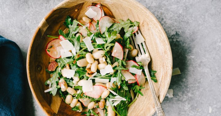 5 Arugula Benefits + How to Use the Bitter Green