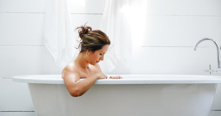 The 6 Best Cold Plunge Tubs Of 2022 + Their Surprising Benefits