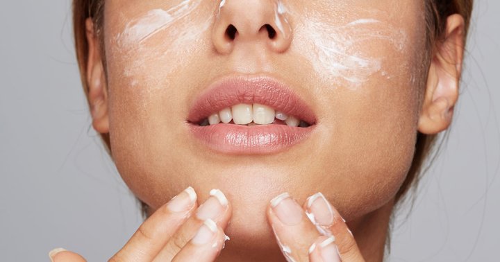 3 Common Slugging Mistakes This Derm Says You Shouldn't Ignore