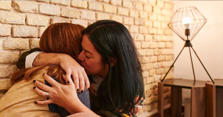 Want A Long-Lasting Relationship? Aim For This Magic 5:1 Ratio, Experts Say
