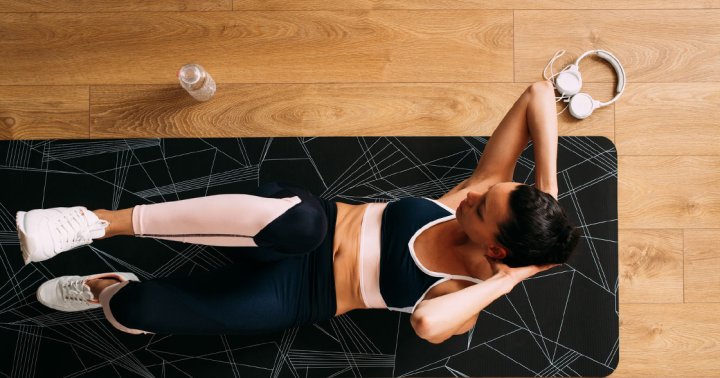 Hate Plain Crunches? Try These Variations On The Classic Abs-Targeting Exercise