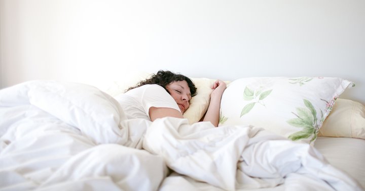 This Is What Your Brain Actually Does While You Sleep, According To Research