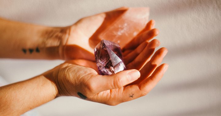 How To Charge Your Crystals: 9 Methods & Tips, From Experts