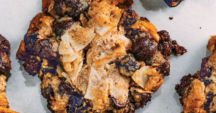 A Nutrient-Dense Chocolate Chip Cookie That *Actually* Tastes Delicious