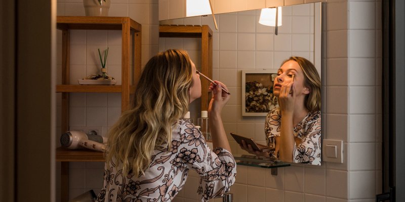 3 Bad Makeup Habits To Ditch For Good Hygiene