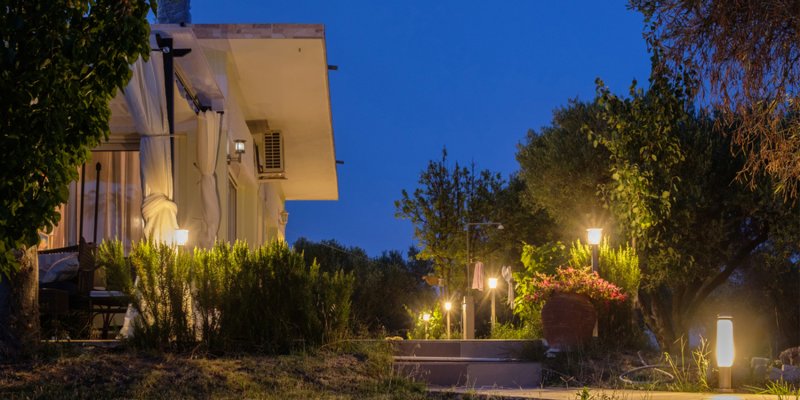 8 Best Outdoor Solar Lights For Your Backyard In 2022 - Vimarsana News