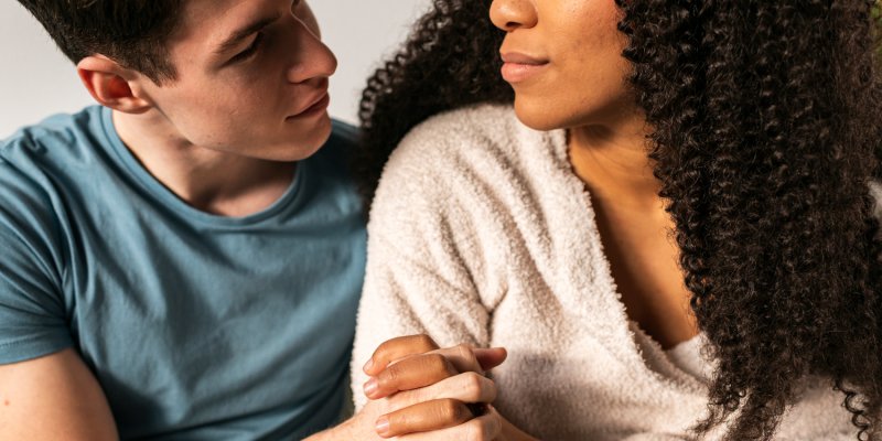 I'm A Couples Therapist: This Is How To Bring Up Issues Without Starting A Fight
