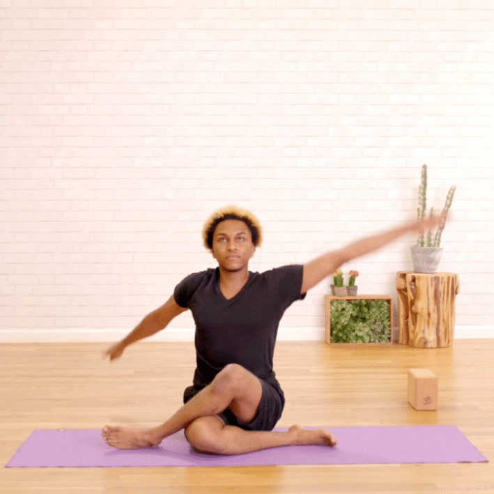 gerakan yoga - shoulder flossing
