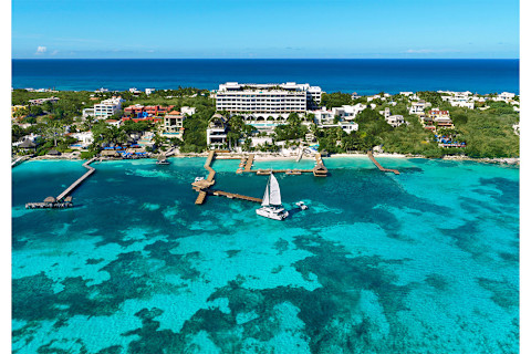 Well Traveled: Isla Mujeres \\ Impressions Isla Mujeres by Secrets Well Traveled: Isla Mujeres \\ Impressions Isla Mujeres by Secrets