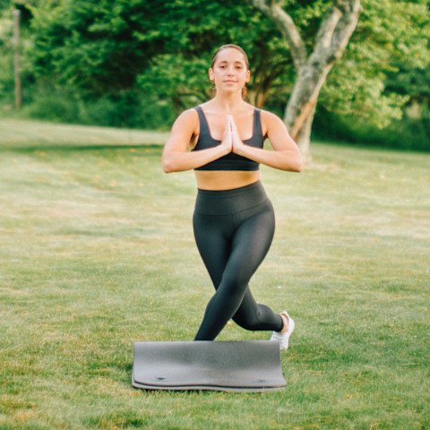4-Count Curtsy Lunge 4-Count Curtsy Lunge