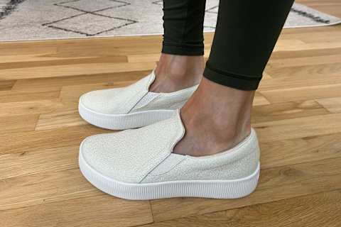 photo of writer wearing allbirds lounger lift shoes