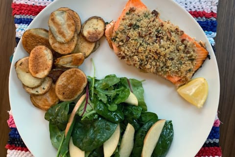 hellofresh dinner entree on plate on table