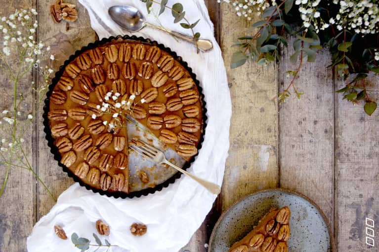 A No Bake Salted Caramel Pecan And Sweet Potato Pie Fitness Expert Approved Mindbodygreen