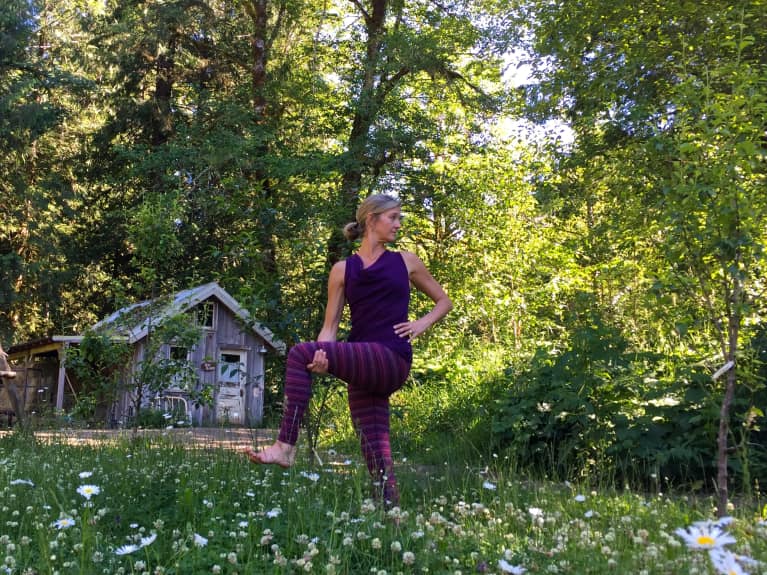 Use This Air Element Yoga Practice To Stay Grounded And Embrace Change ...